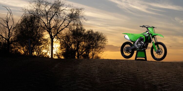 Kawasaki KX 450 F i KX 250 F - nowe crossy na sezon 2027
