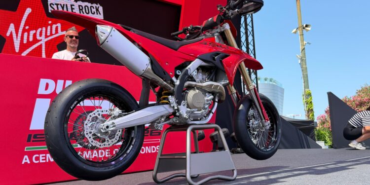 Ducati Desmo 450 SM - pierwsze, fabryczne supermoto z Borgo Panigale
