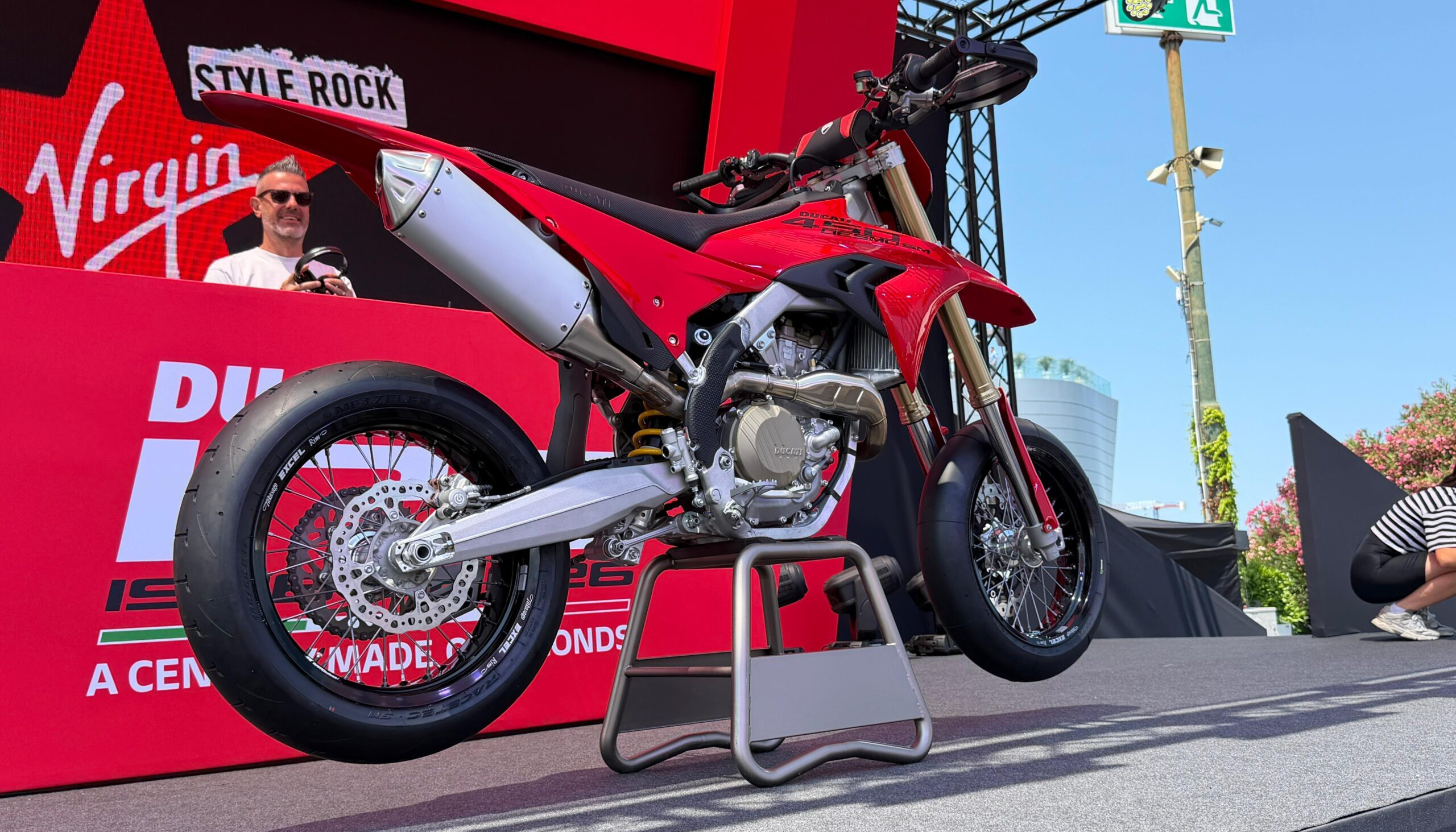 Ducati Desmo 450 SM - pierwsze, fabryczne supermoto z Borgo Panigale