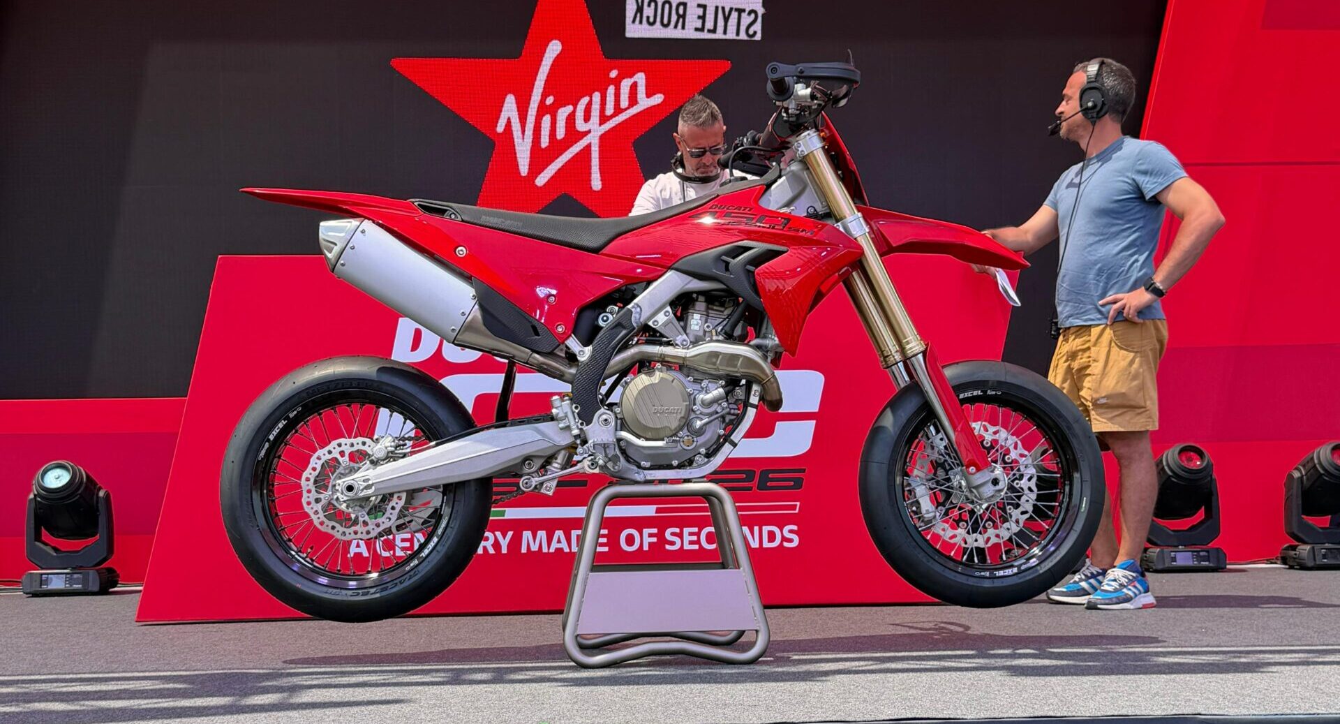 Ducati Desmo 450 SM - pierwsze, fabryczne supermoto z Borgo Panigale