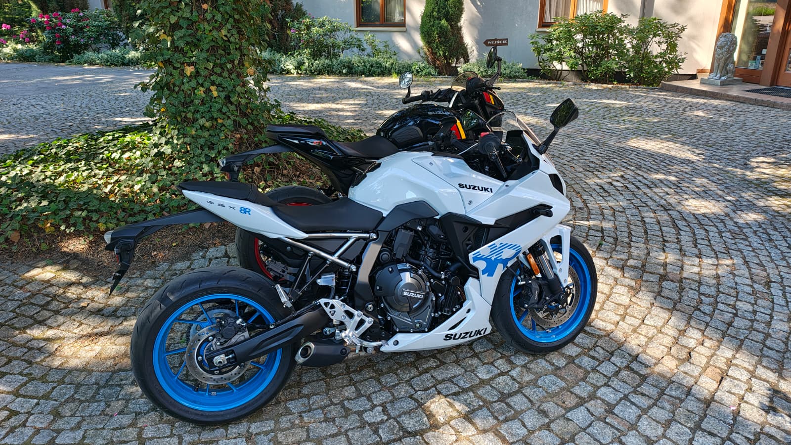 Suzuki GSX 8R i GSX 8TT - testujemy i porównujemy