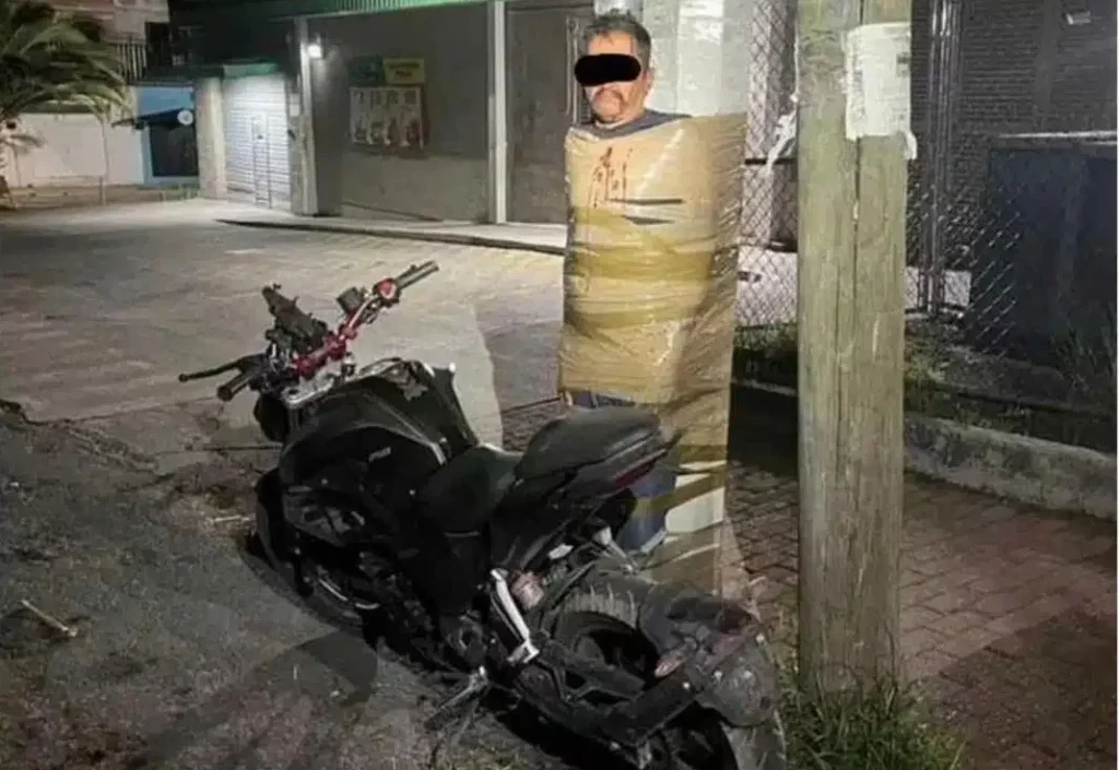 Meksykański Batman na wojnie ze złodziejami motocykli.