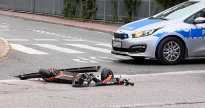 Elektryczne hulajnogi są bardziej niebezpieczne od motocykli.