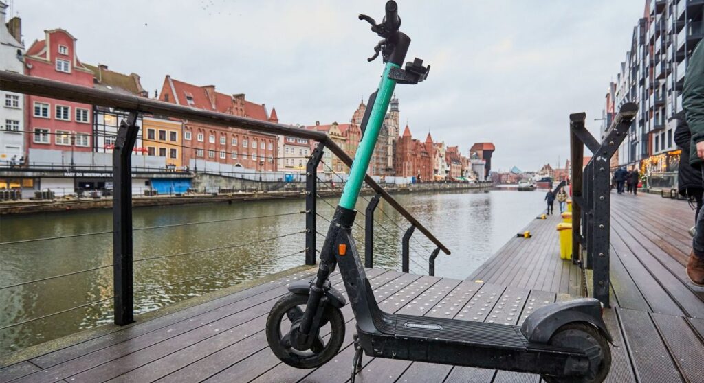 Elektryczne hulajnogi są bardziej niebezpieczne od motocykli.